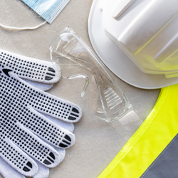 5 Essential Safety Gear Items Every Construction Crew Needs